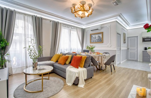 Bonne-Nouvelle Apartment | Charming 150m² 5BR Romantic City Center w/Aircon