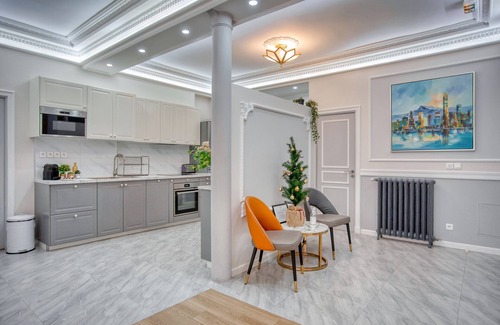 Bonne-Nouvelle Apartment | Charming 150m² 5BR Romantic City Center w/Aircon