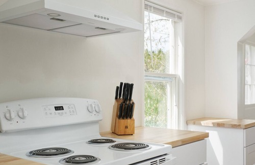 Lava Hot Springs House | Charming 1930's cottage steps away from the world famous Lava Hot Springs