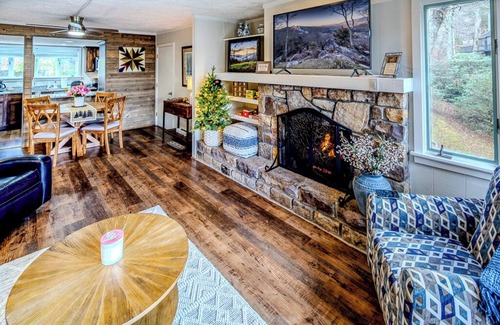 Sugar Mountain Apartment | Charming 2/2 condo Sugar Mountain Walk to Golf, Tennis & Ski