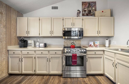 Flagstaff Cabin | Charming 2 BD Flagstaff home w/golf/resort access