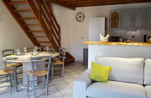 Pilat Rhodanien Cottage | Charming 2-Bedroom Cottage with Private Pool, Covered Terrace, and Free Linens