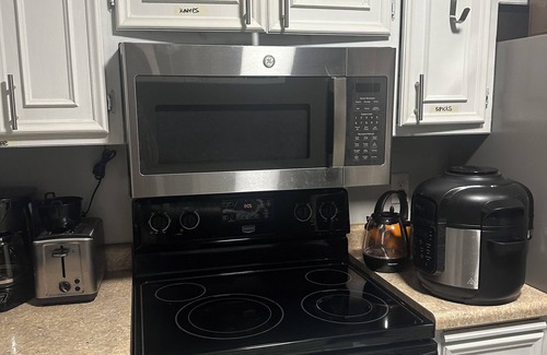 South St. Paul Condo | Charming 2-bedroom condo in wonderful South Saint Paul with AC, Heating, WIFI.