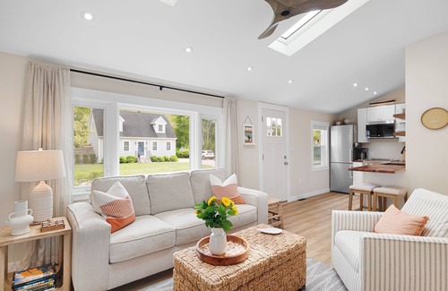 Kenyon House | Charming 2-bedroom house in South Kingstown with pass to beach