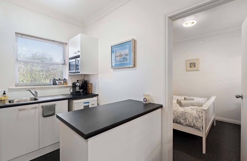 Victor Harbor House | Charming 2-Bedroom Holiday Retreat with Pool