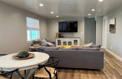 Pleasant Grove Apartment | Charming 2-bedroom apartment in Pleasant Grove