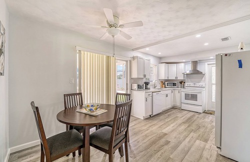 Port Charlotte - Charlotte Harbor House | Charming 2-bedroom/2 bath house with a huge lanai/Florida room, fenced in yard