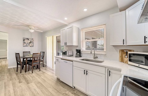 Port Charlotte - Charlotte Harbor House | Charming 2-bedroom/2 bath house with a huge lanai/Florida room, fenced in yard