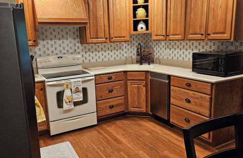 Maggie Valley House | Charming 2-bedroom house with AC, WiFi in delightful Maggie Valley