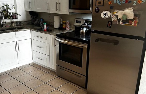 River Park House | Charming 2-bedroom house in awesome Port St. Lucie with AC