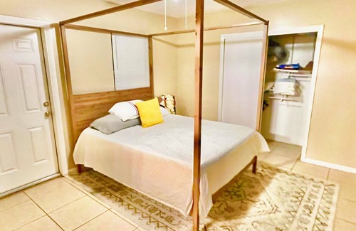 Wilton Manors House | Charming 2-bedroom house with AC, fitness room in pleasant Wilton Manors