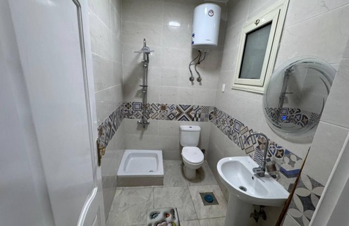 Bab Sharqi Apartment | Charming 2-bedroom apartment with AC, WiFi in VISTA MARINA AL ALAMIN