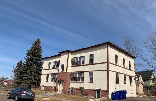 Summit - University Apartment | Charming 2-bedroom apartment near downtown Saint Paul with WiFi