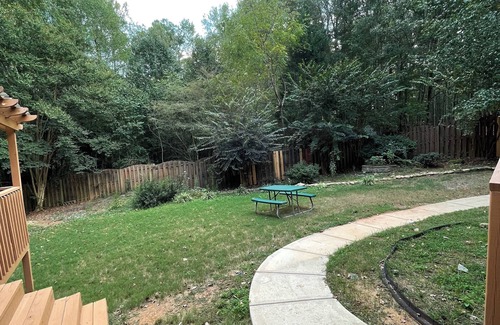Ellenwood Apartment | Charming 2-bedroom apartment with AC, WiFi in quiet suburbs of Ellenwood.