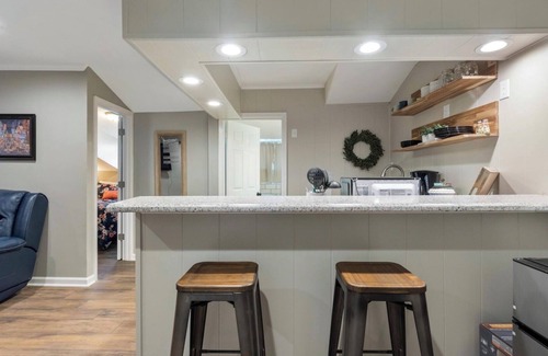 Berclair Apartment | Charming 2-bedroom apartment with Fast WiFi, AC and a Soaking Tub in Memphis, TN