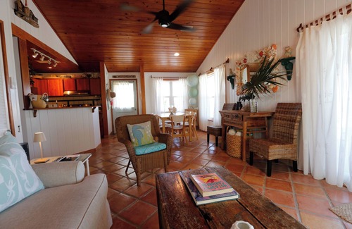 Lubbers Quarters Cay Cottage | Charming 2-bedroom beachside cottage with plunge pool in quaint Elbow Cay