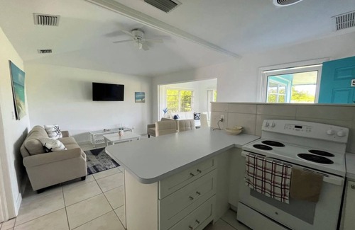 Treasure Cay Villa | Charming 2-bedroom villa with WiFi and AC in beautiful Treasure Cay