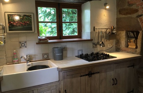 Curemonte Cottage | Charming 2 bedroom cottage surrounded by nature, pool and games room access