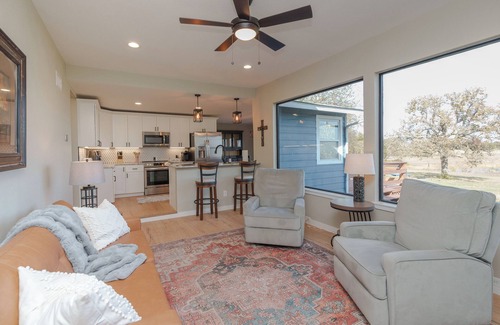 Little Elm Cottage | Charming 2-bedroom cottage in peaceful Little Elm with WiFi, AC