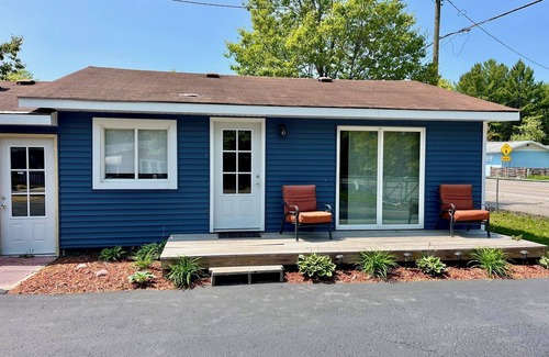 Oscoda Cabin | Charming 2-bedroom cabin with WiFi, AC in serene Oscoda