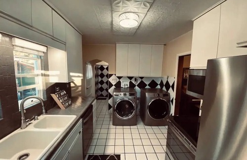 Bountiful Cottage | Charming 2-bedroom cottage in Bountiful with WiFi and AC