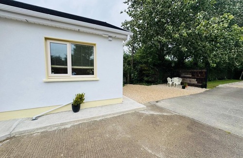 Maynooth Cottage | Charming 2-bedroom cottage nea Maynooth University with WiFi