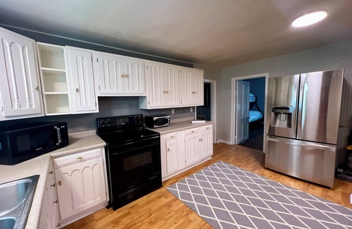 Fulton Cottage | Charming 2-bedroom cottage in fabulous Fulton with AC, WiFi, sleeps 6