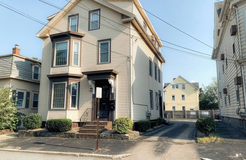 Fox Point House | Charming 2-bedroom house super close to Brown & RISD, Wayland Square