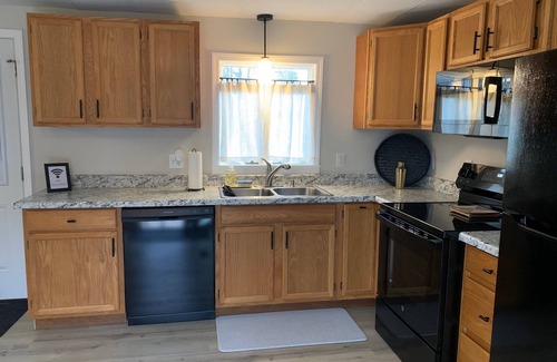 Newfield House | Charming 2-bedroom home in quaint Newfield with WiFi