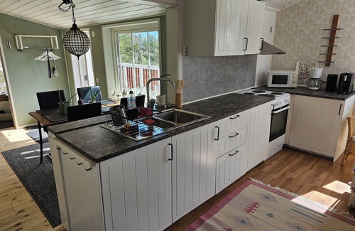 Ammeberg House | Charming 2-bedroom house with 6 beds , free WiFi near Vättern in Åmmeberg