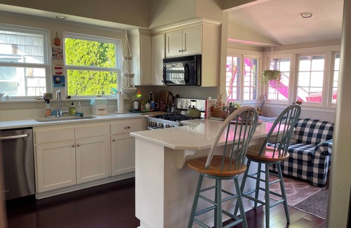 Alberta Arts District House | Charming 2-bedroom house with WiFi and AC in delightful Portland