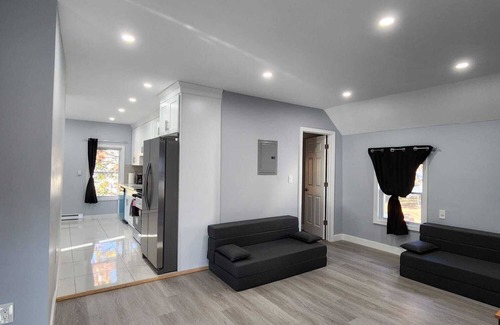 Teaneck House | Charming 2-bedroom house in Teaneck with AC, WiFi. Enjoy your stay