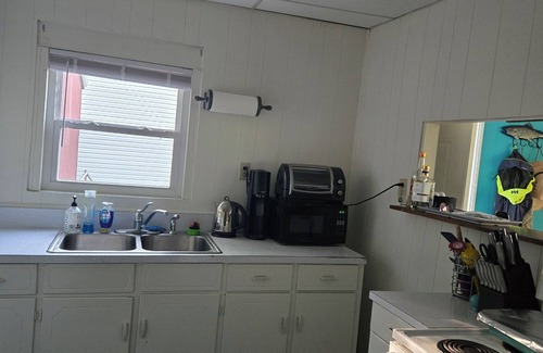 Leesville House | Charming 2-bedroom lakehouse with boating dock and hot tub in Leesville SC