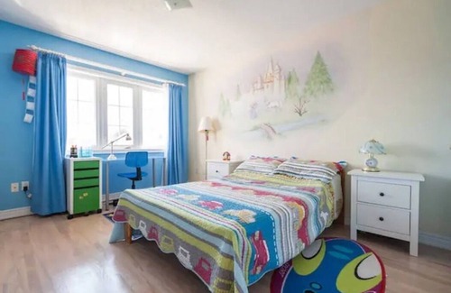 Markham Cabin | Charming 2-bedroom Lodge with WiFi, AC between Markham and Richmond Hill