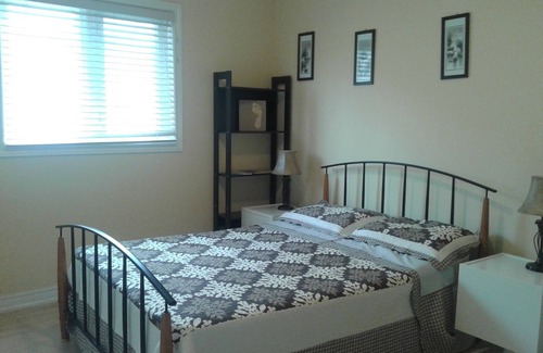 Markham Cabin | Charming 2-bedroom Lodge with WiFi, AC between Markham and Richmond Hill