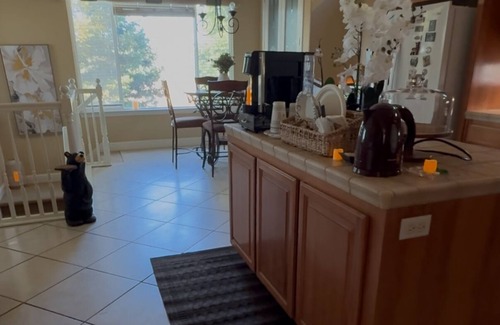 Auburn House | Charming 2-bedroom or 2 single suites, Coffee, Teas & WiFi in Auburn.