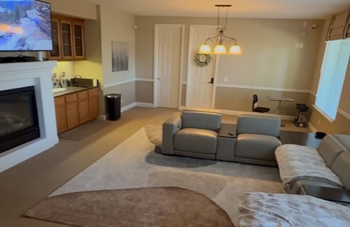 Auburn House | Charming 2-bedroom or 2 single suites, Coffee, Teas & WiFi in Auburn.