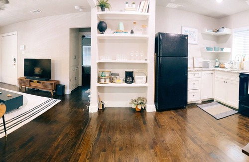 Fort Worth House | Charming 2-bedroom, pet-friendly house in great Fort Worth area