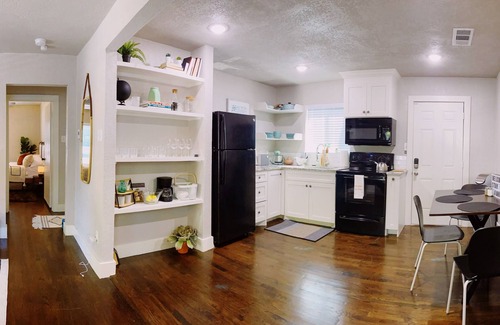 Fort Worth House | Charming 2-bedroom, pet-friendly house in great Fort Worth area