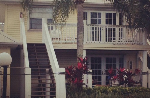 Sebastian Apartment | Charming 2-bedroom resort with AC, WiFi in beautiful, popular Sebastian, Florida