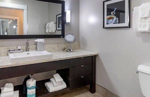 Historic District - North Resort | Charming 2-bedroom resort Located at Studio Ellis Square Savannah Georgia