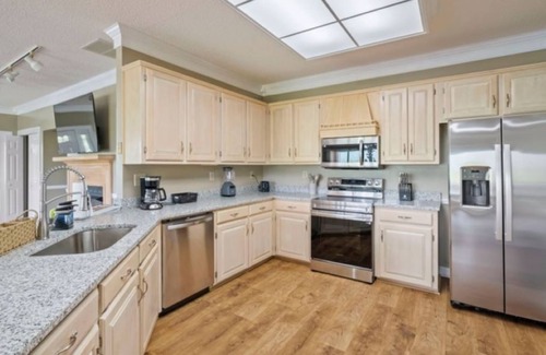 Ellijay Resort | Charming 2-bedroom resort, Amazing mountain view with pool and golf access