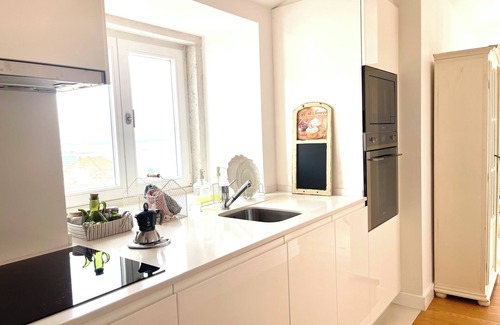 Santo Estevao Apartment | Charming 2-bedroom Riverview Apartment with Elevator, AC, WiFi in Alfama- Lisboa