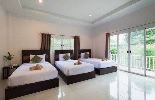 Sam Roi Yot Bed & Breakfast | Charming 2-bedroom bed & breakfast in Sam Roi Yot with AC
