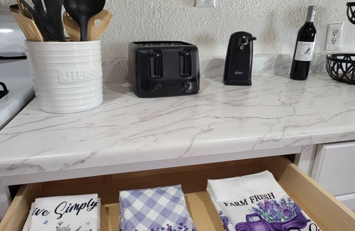 Apple Valley Apartment | Charming 2-bedroom apartment in delightful Apple Valley with AC, WiFi