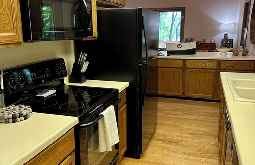 Balsam Lake Cabin | Charming 2-bedroom cabin with AC and WiFi on Balsam Lake