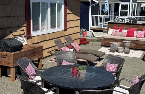 Priest Point House | Charming 2-bedroom water front house with your own beach access.