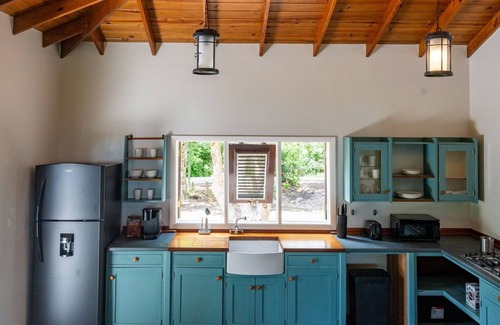 Pares House | Charming 2-bedroom villa with AC, WiFi in secluded area