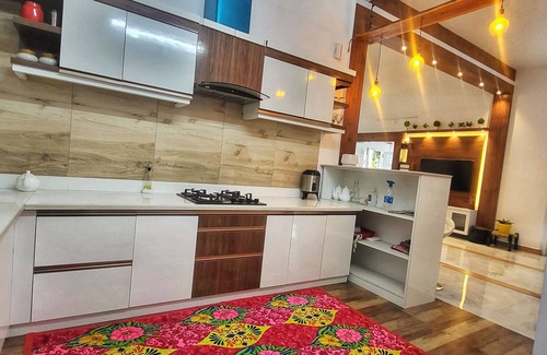 Adimaly Villa | Charming 2-bedroom villa with WiFi, AC in picturesque Munnar