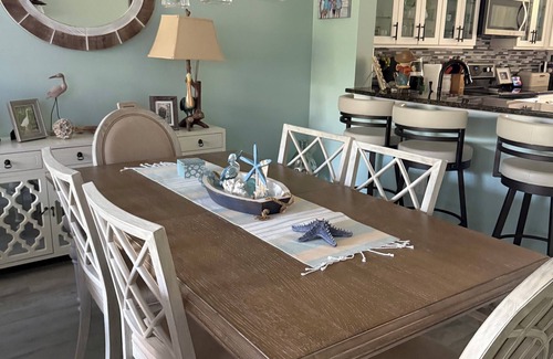 Bonita Springs Condo | Charming 2-BR condo in Pelican Landing gated community in Bonita Springs, FL.